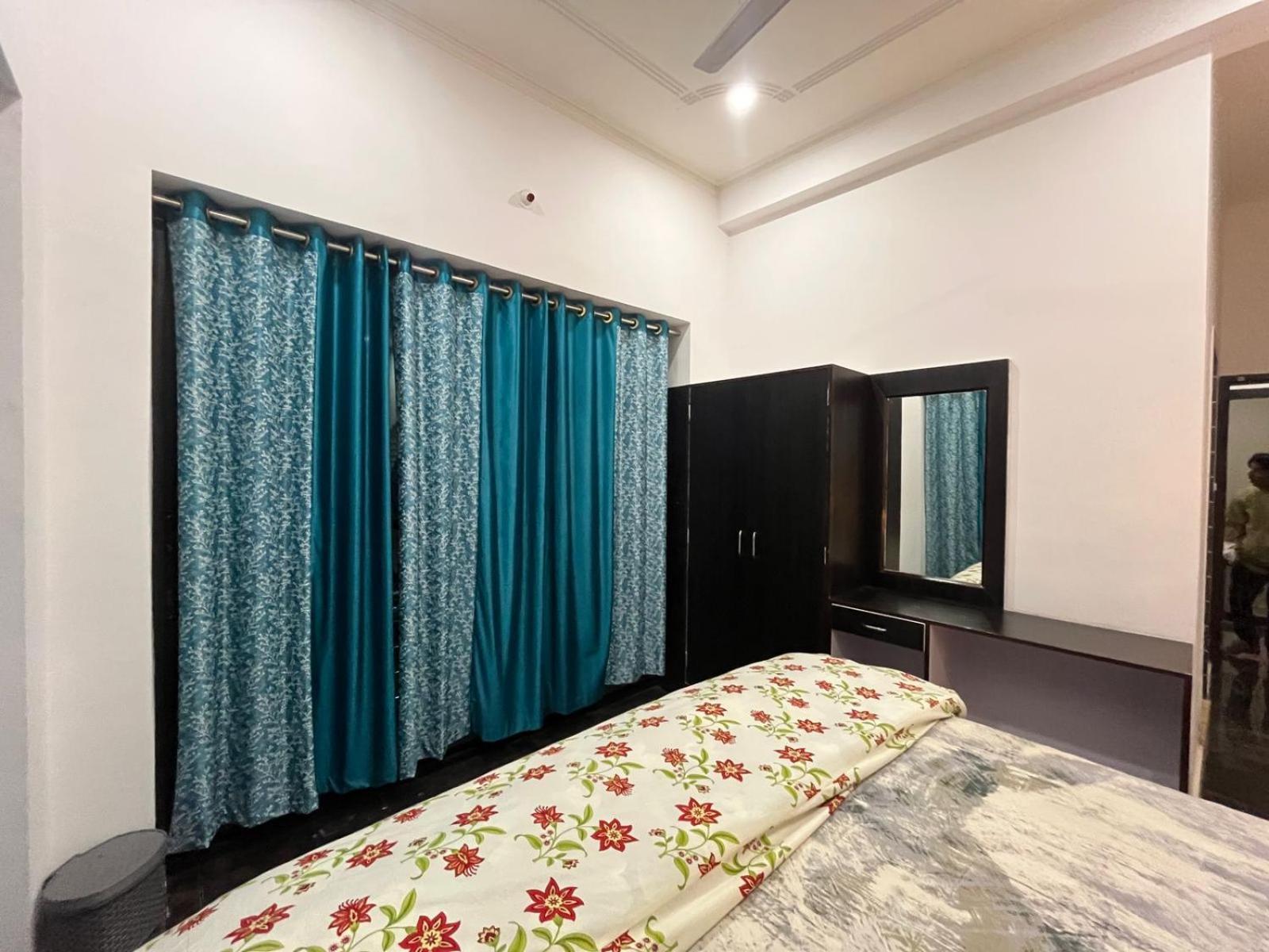 La Calma Homestay ขชุราโห ภายนอก รูปภาพ