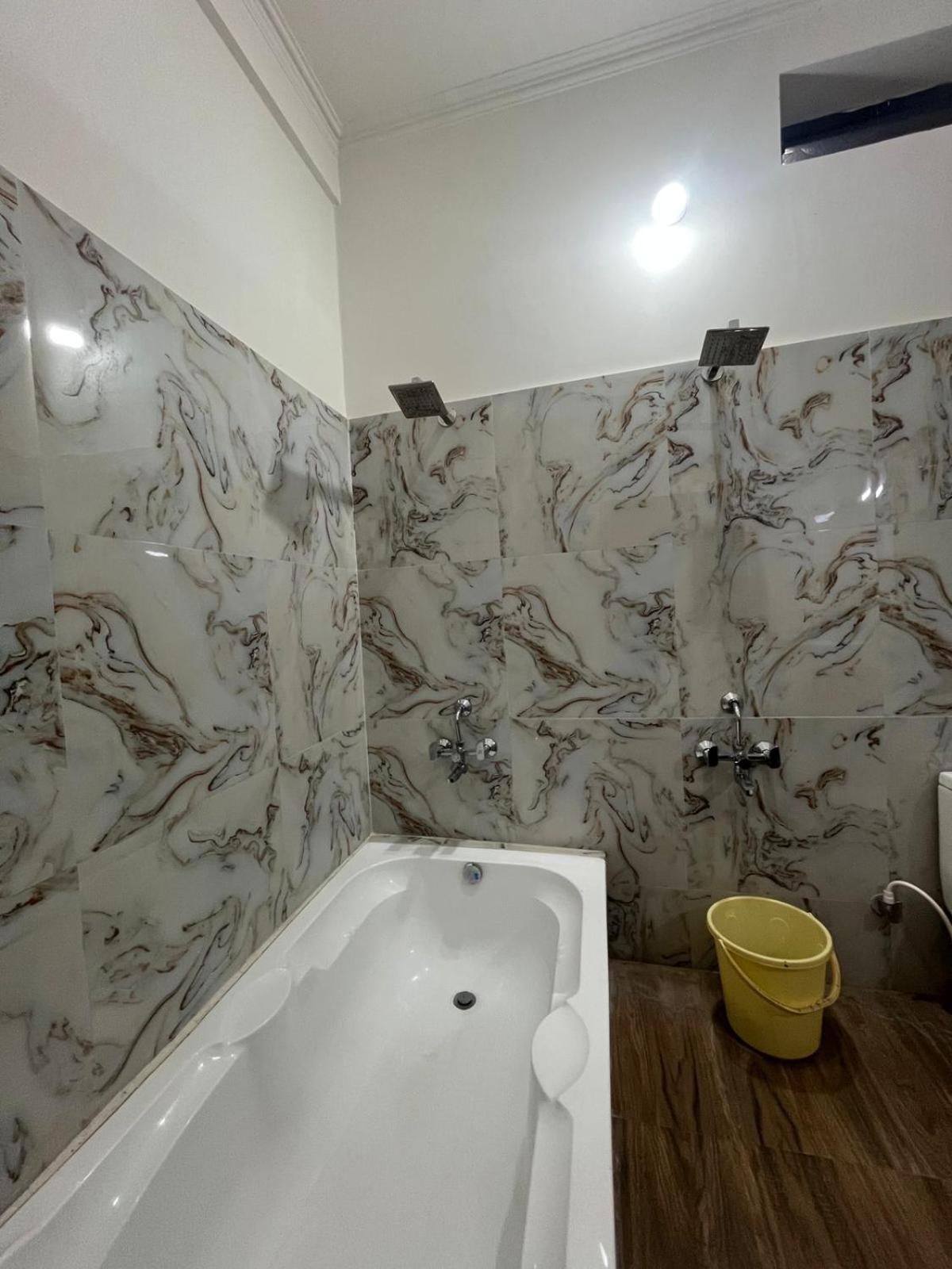 La Calma Homestay ขชุราโห ภายนอก รูปภาพ