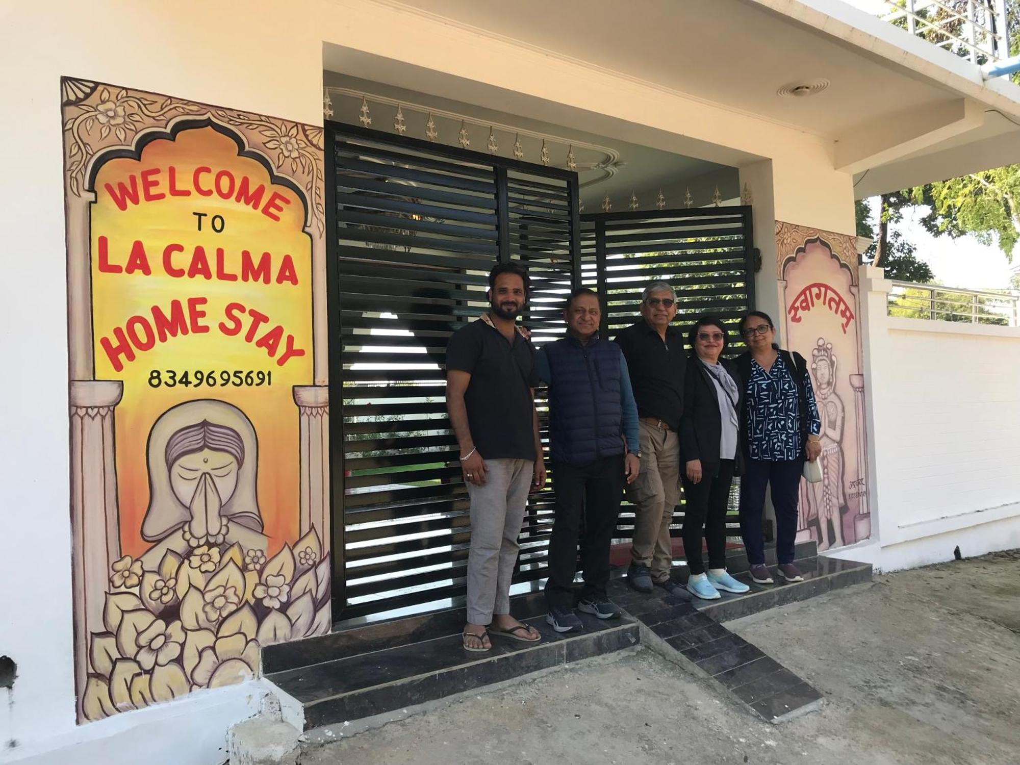 La Calma Homestay ขชุราโห ภายนอก รูปภาพ